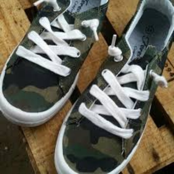 LAST PAIR GOING FAST 😱CAMO COMFORT SNEAKERS - Picture 4 of 6